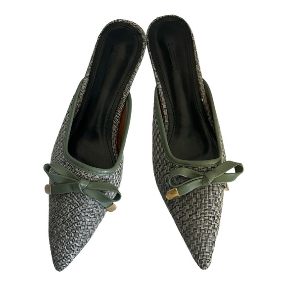 She & In Gray Textured Kitten Heel Pumps with Bowtie Detail - Size 6.5 / 37 - Picture 4 of 7